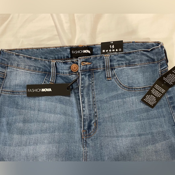 Jeans - Picture 2 of 3